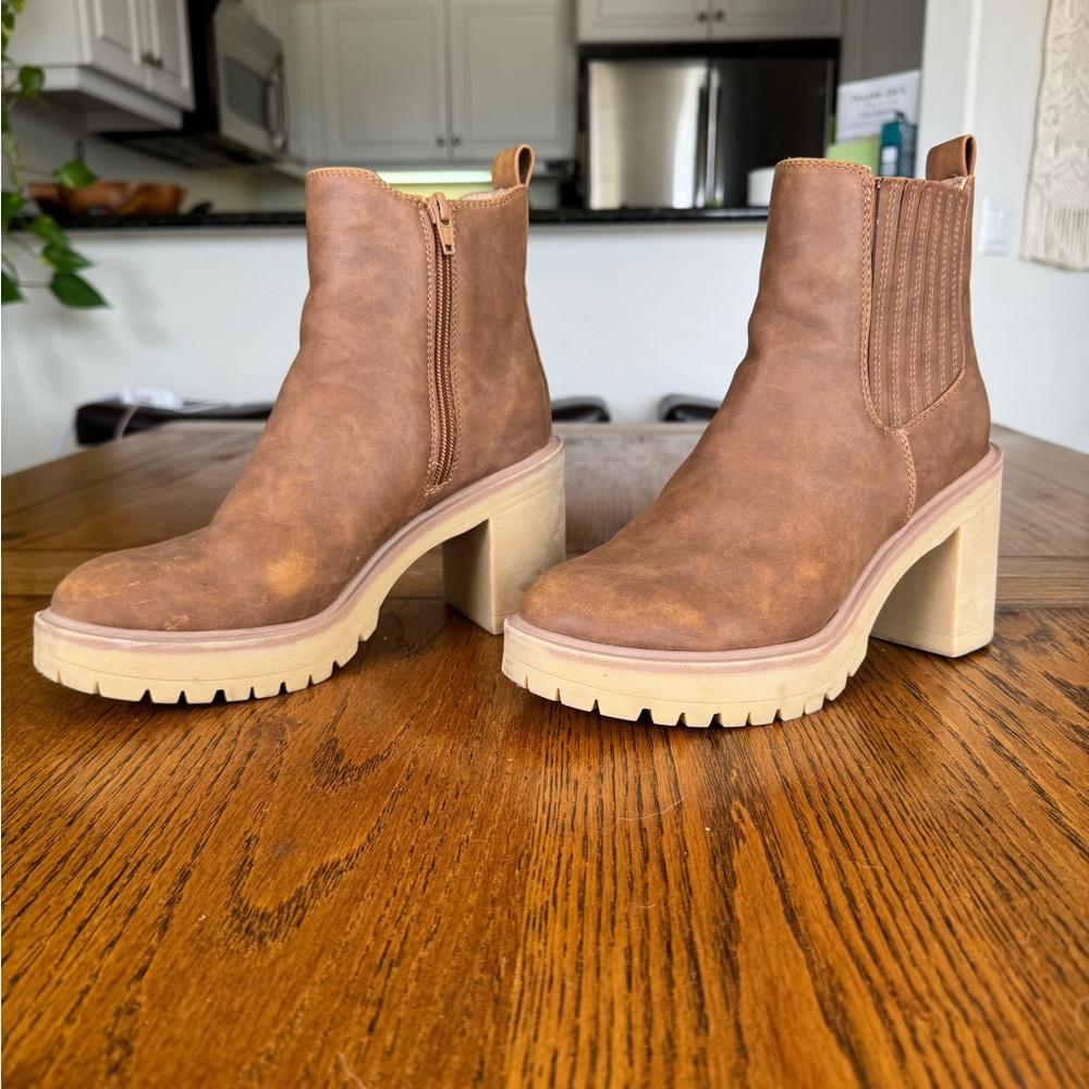 Dolce Vita Brown Tan Heeled Boots with Chunky Platform